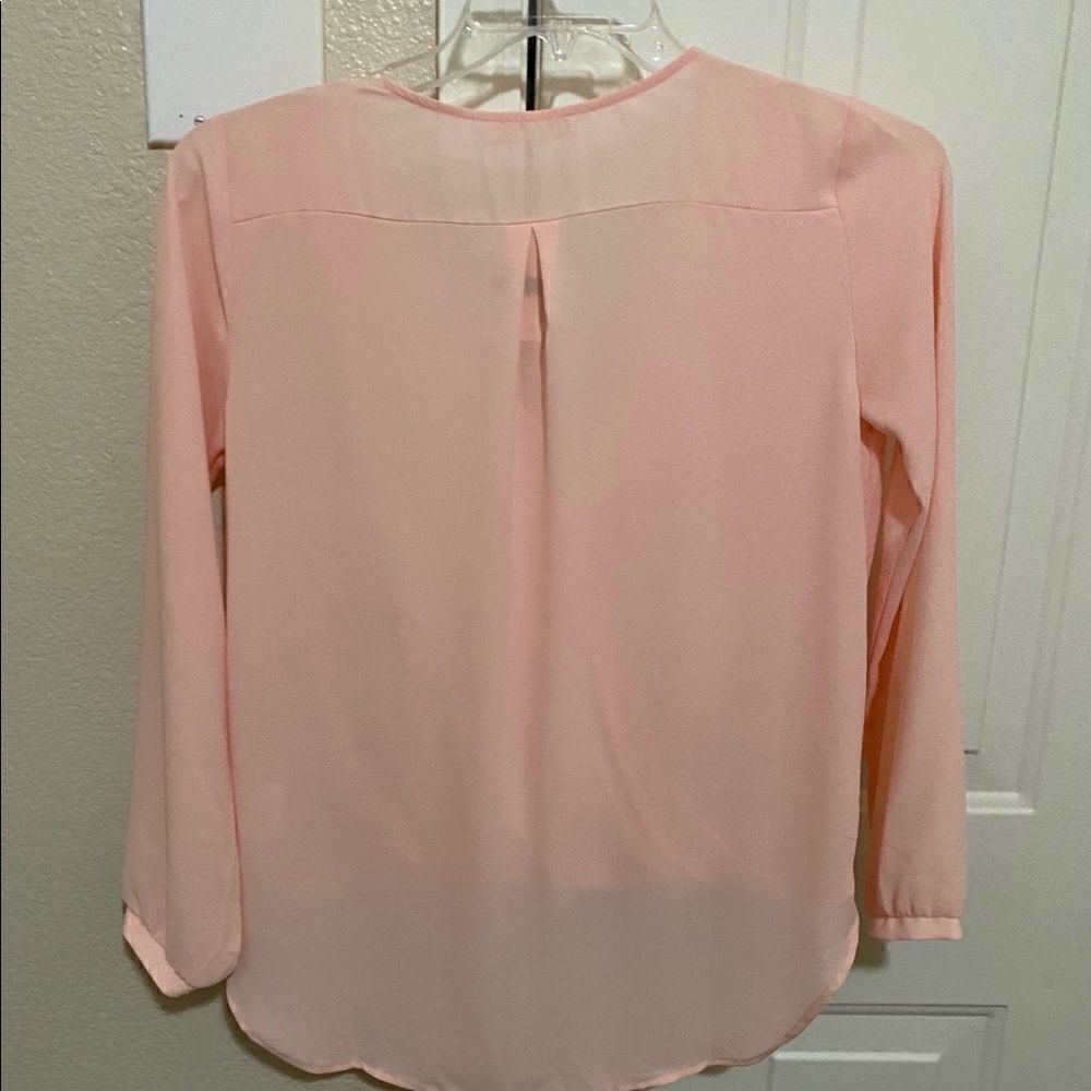 💼LUSH V-neck High/Low Shirt 💼 - Picture 5 of 10